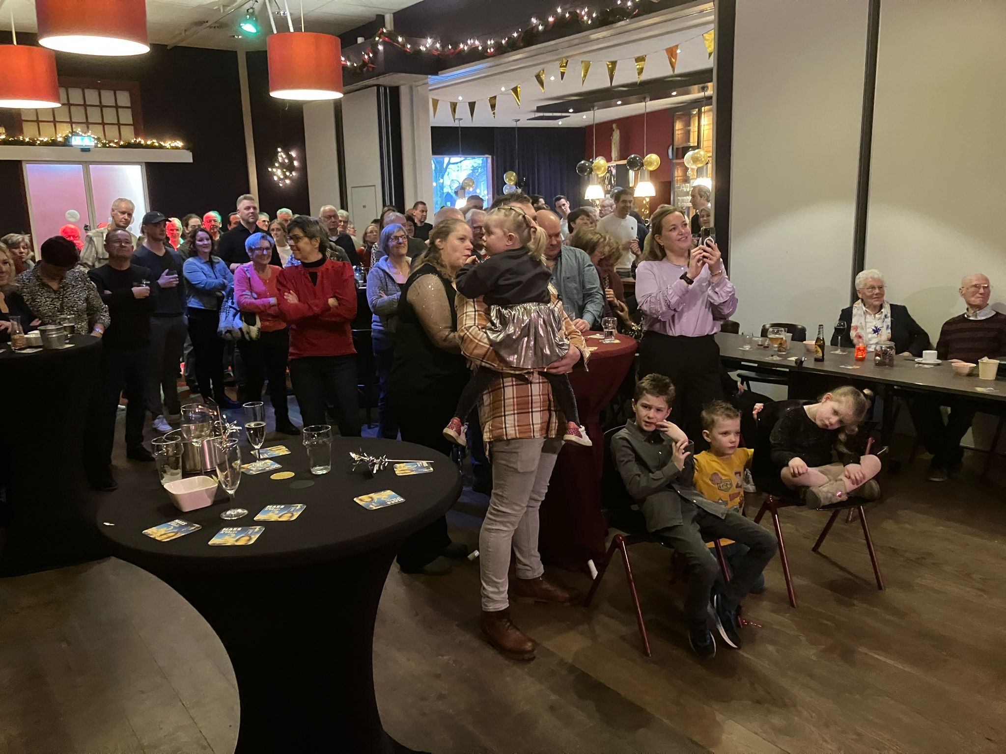 Gemeenschappelijke zaal met bar