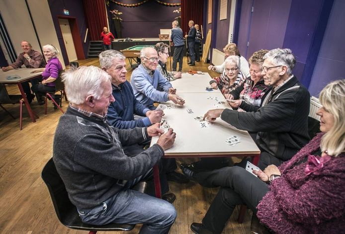 Samen koffie drinken in Dorpshuis Den Brink